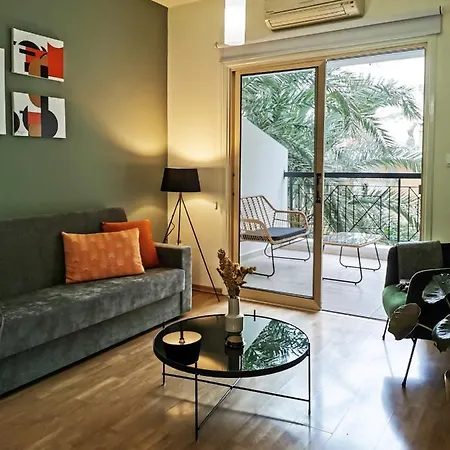 Phaedrus Living View Luxury Iras Flat 102 *